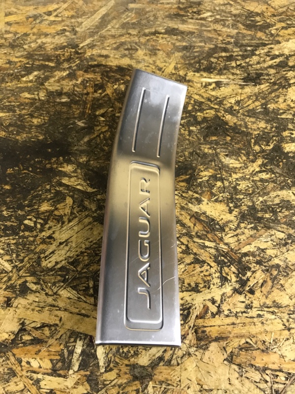 Накладка на порог задняя левая xj