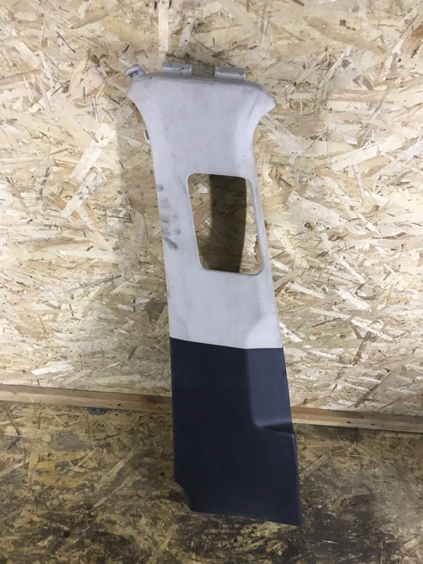 Запчасть обшивка стоек левая Porsche Cayenne Б/У Обшивка стоек левая Porsche Cayenne Б/У