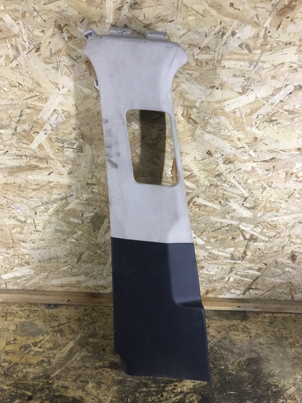 Обшивка стоек левая Porsche Cayenne Обшивка стоек левая Porsche Cayenne