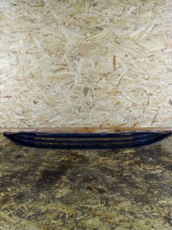 Решетка в бампер Volkswagen Polo 6n5853677 Б/У