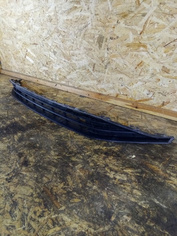 Решетка в бампер Volkswagen Polo