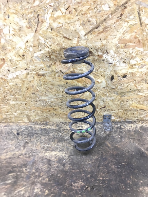 Пружина задняя правая Volkswagen Polo Б/У