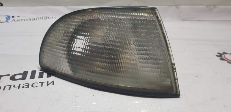 Запчасть фонарь указателя поворота передний правый Audi A4 B5 Quattro 1997 Sedan 1.8 AEB 8D0953050 Б/У Фонарь указателя поворота передний правый Audi A4 B5 Quattro 1997 Sedan 1.8 AEB 8D0953050 Б/У