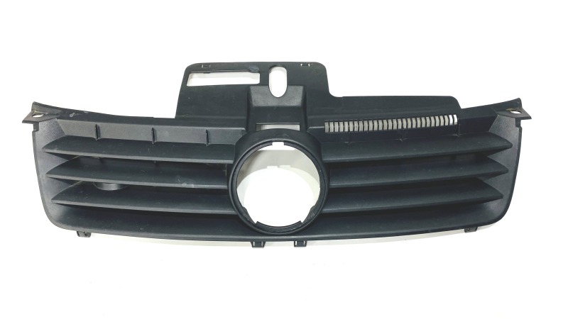 Решетка радиатора Volkswagen Polo 4 2002 9N 1.4 BBY 6Q0853651C Б/У