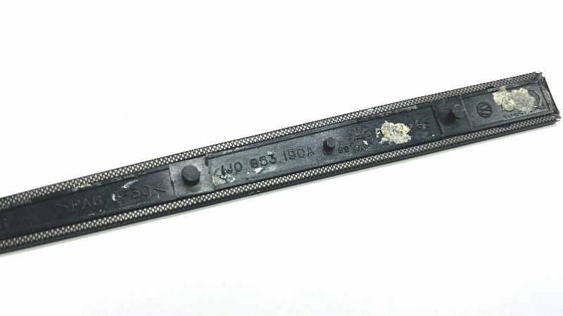 Накладка торпедо правая Bora 2000 Седан 1.6 ATN