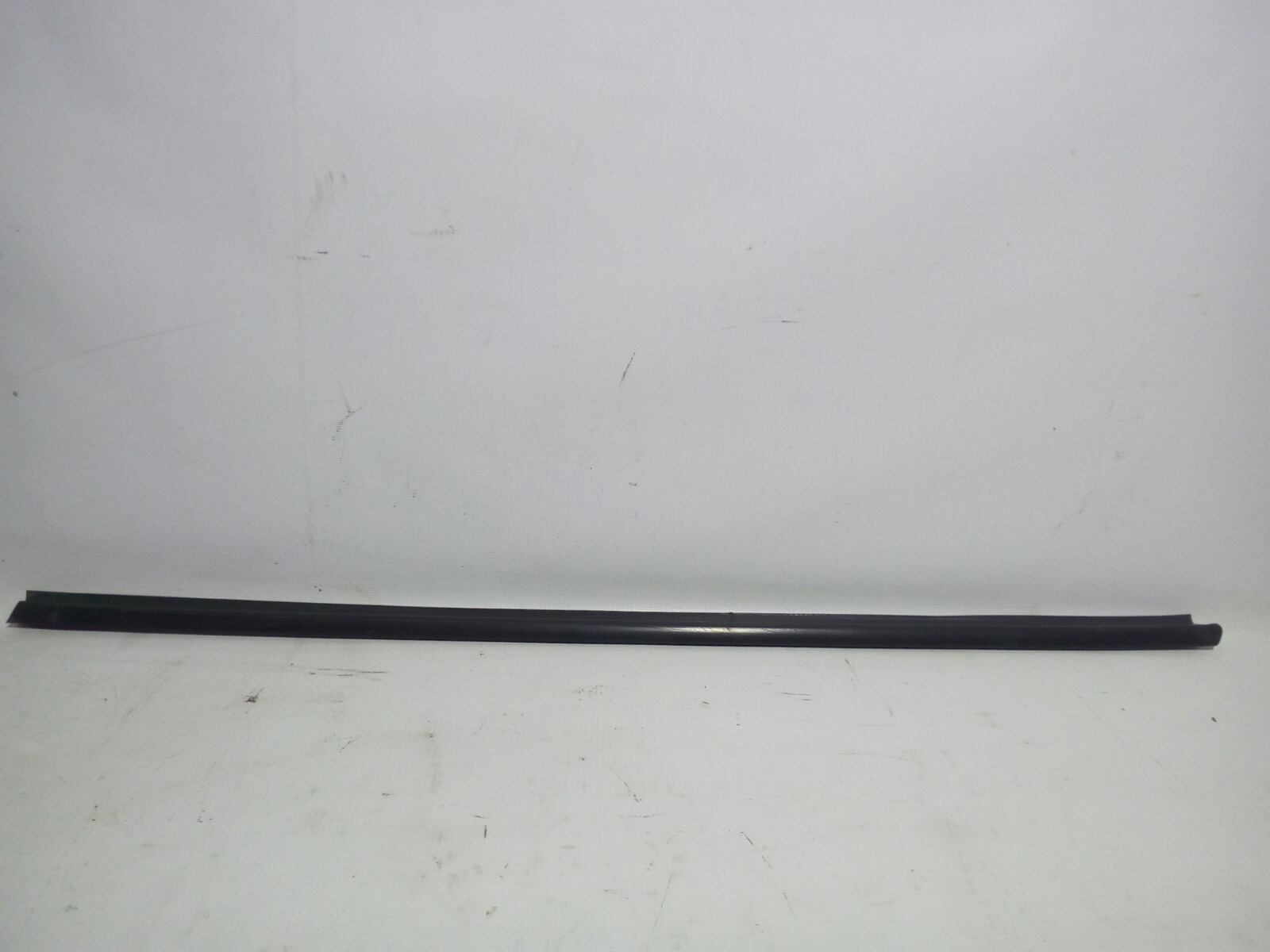 Молдинг стекла Daewoo Nexia KLETN F16D3 2012 передний левый