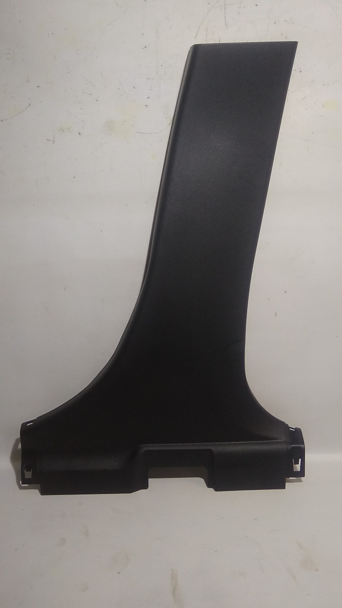 Накладка на стойку нижняя Mitsubishi Galant Fortis Ralliart CY4A 4B11 2009 правая