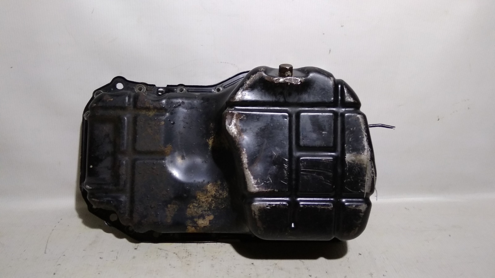 Поддон Mitsubishi Airtrek CU4W 4G64 2002