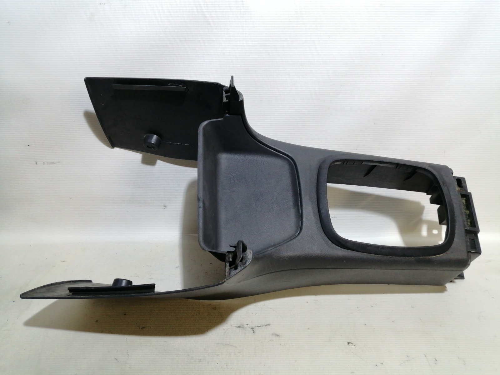 Консоль кпп Mitsubishi Mirage CM2A 4G15 2000