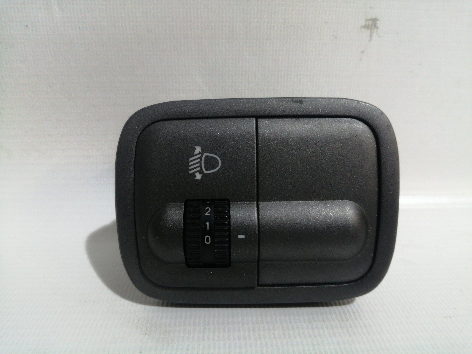 Кнопка регулировки фар Hyundai Accent LC2 G4ECG 2000