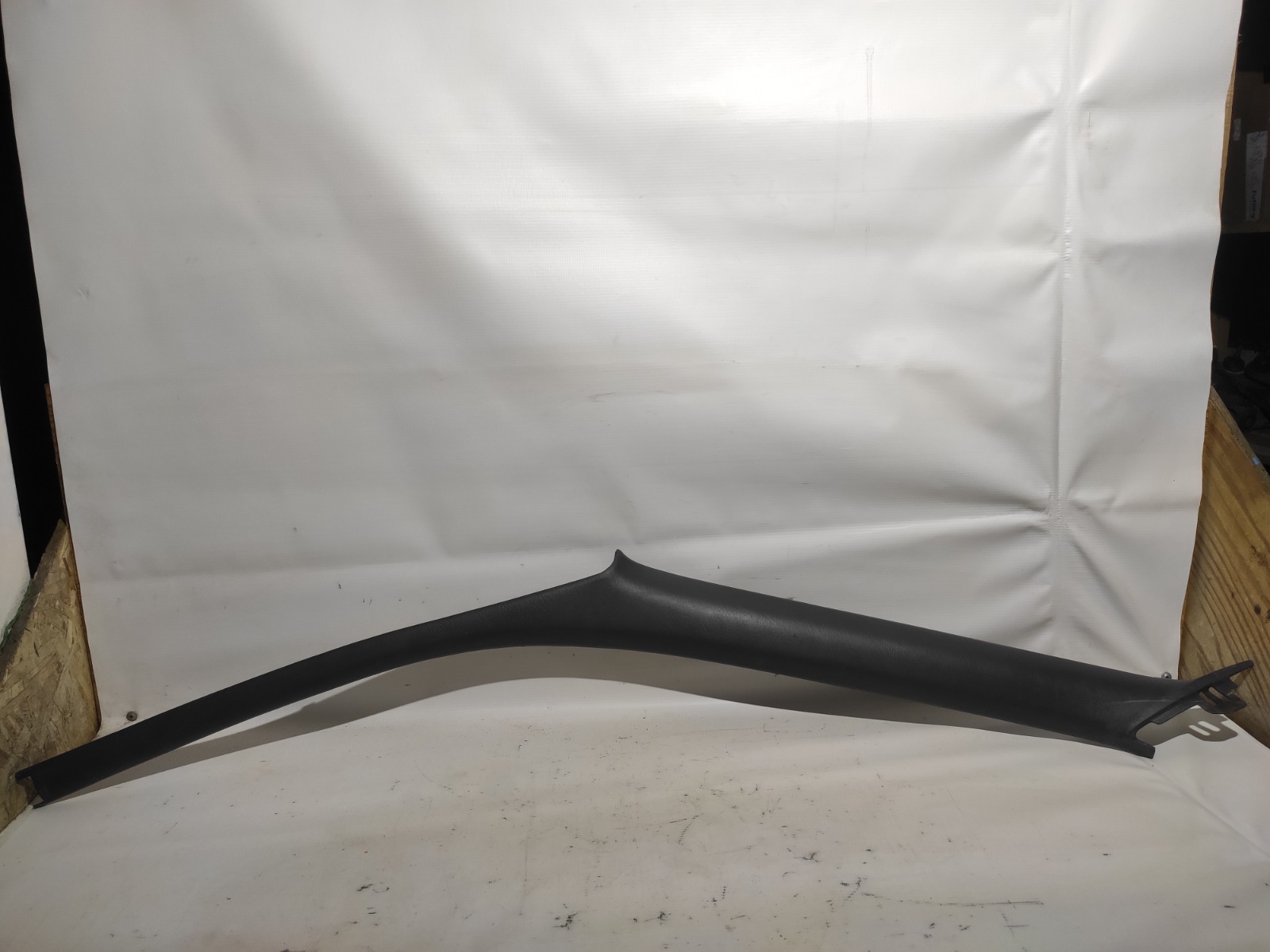 Накладка на стойку верхняя Toyota Corolla Levin AE111 7AFE 1995 передняя левая (б/у)