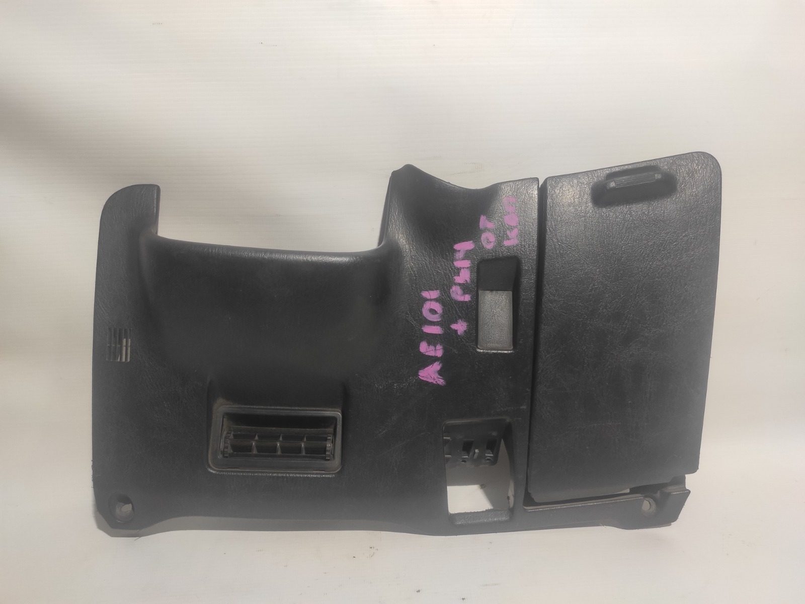 Накладка под рулем Toyota Sprinter Trueno AE101 4AGE 1991 (б/у)