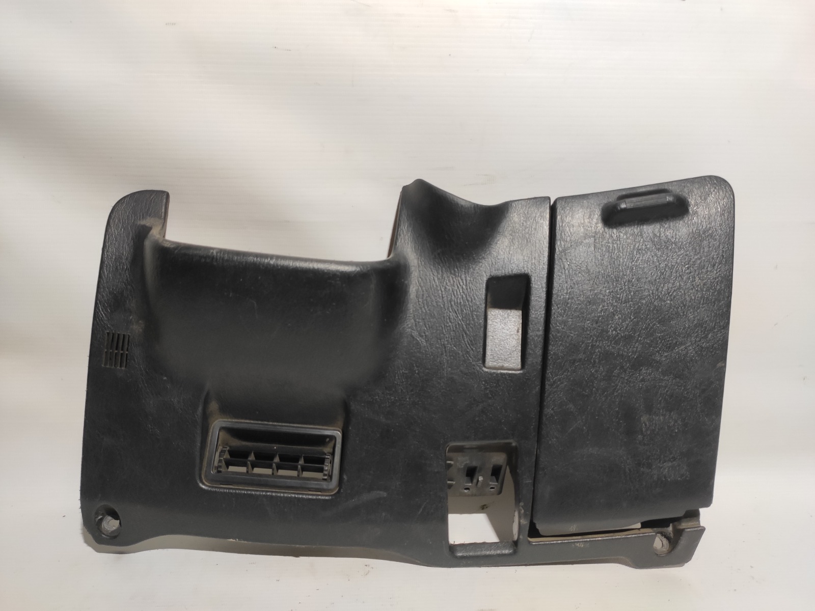 Накладка под рулем Toyota Sprinter Marino AE101 4AFE 1992 (б/у)