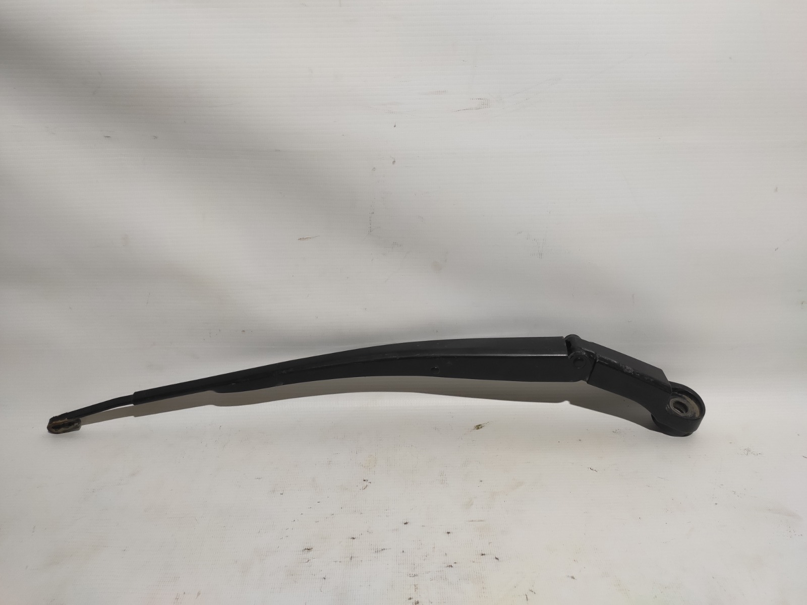 Поводок стеклоочистителя Honda Civic FD1 R18A1 2008 правый (б/у)