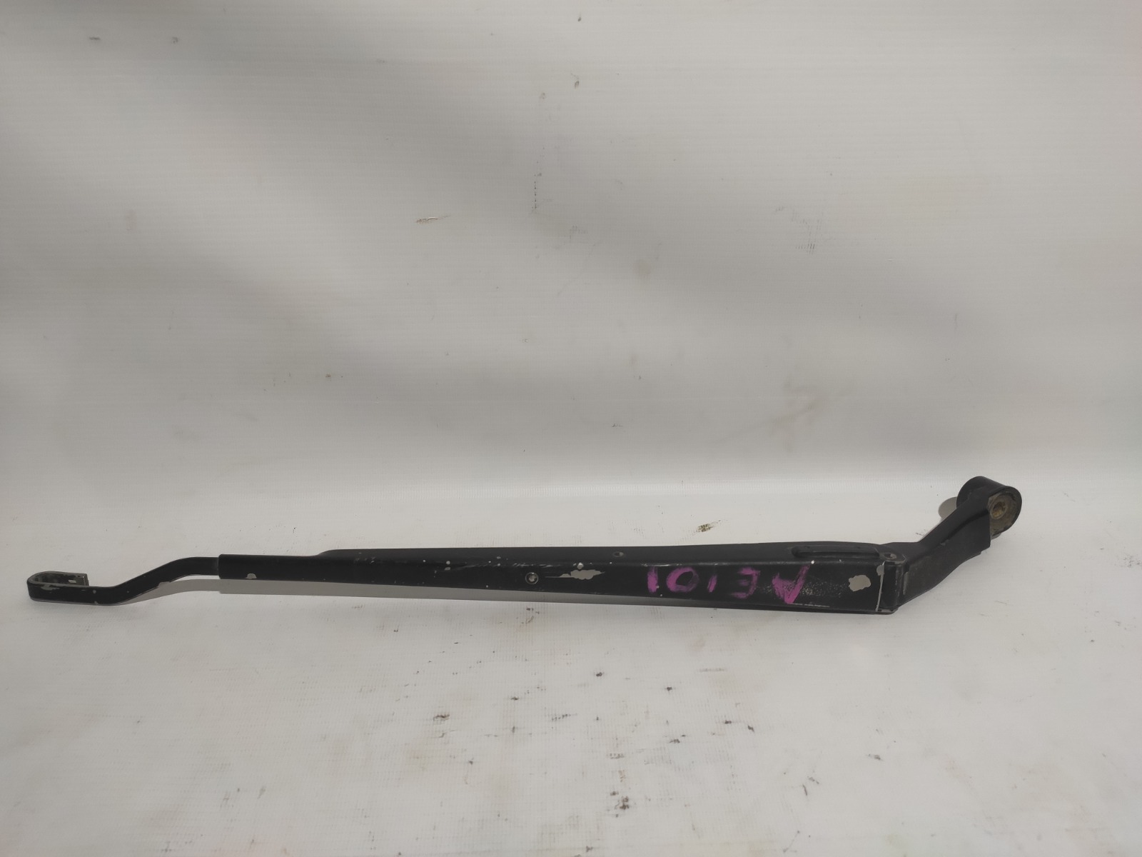 Поводок стеклоочистителя Toyota Sprinter Trueno AE101 4AGE 1991 правый (б/у)