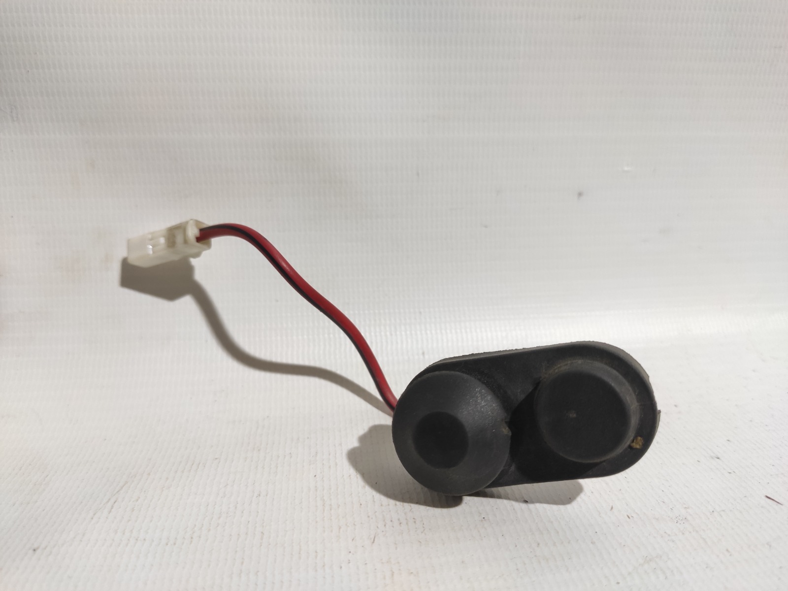 Концевик двери Toyota Sprinter Marino AE101 4AFE 1992 передний (б/у)