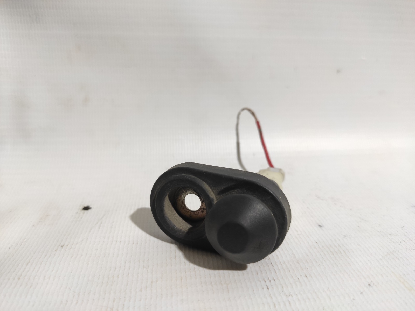 Концевик двери Toyota Corolla Levin AE111 7AFE 1995 передний (б/у)