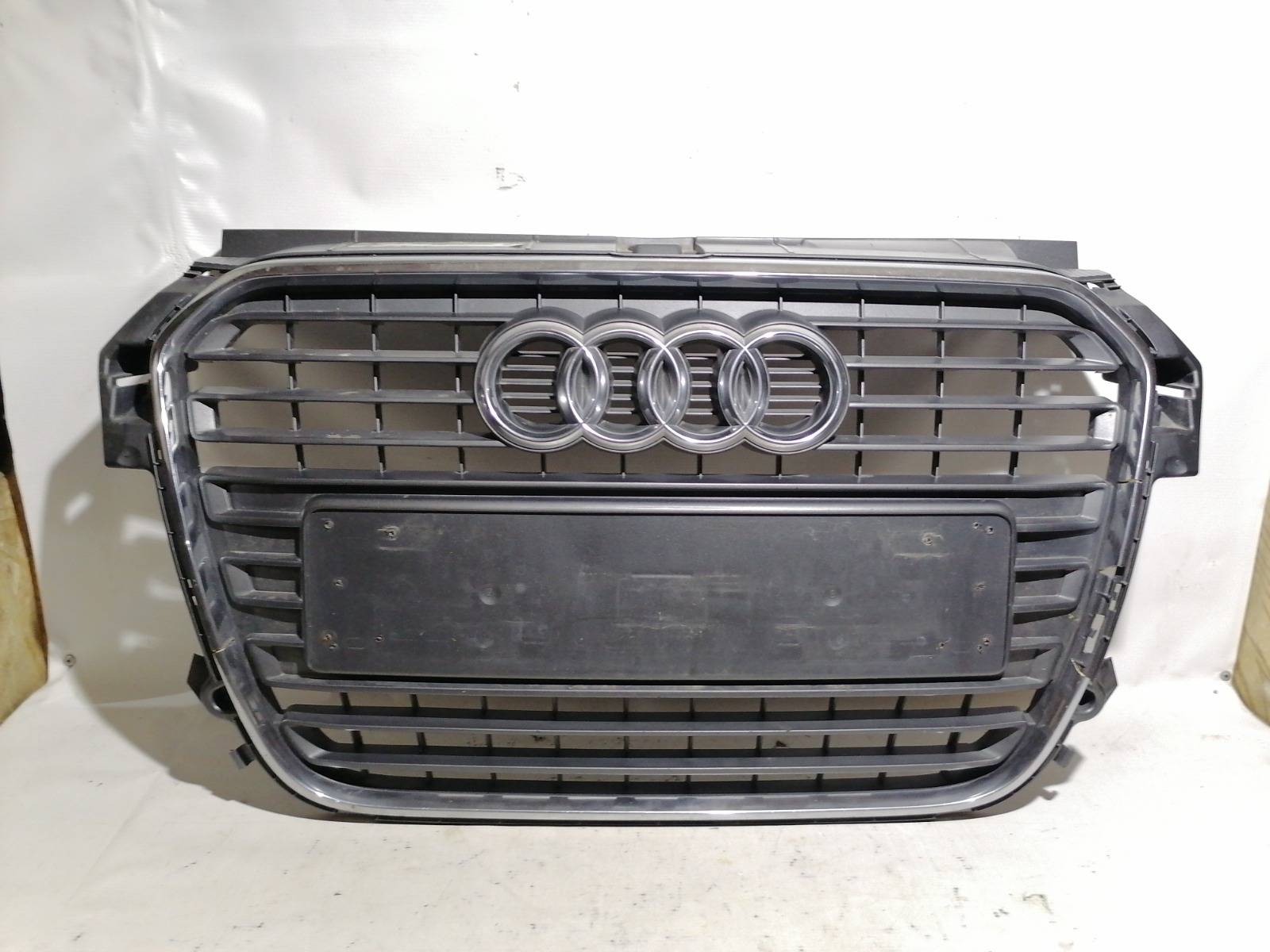 Решетка радиатора Audi A1 8X1 AGB 2010