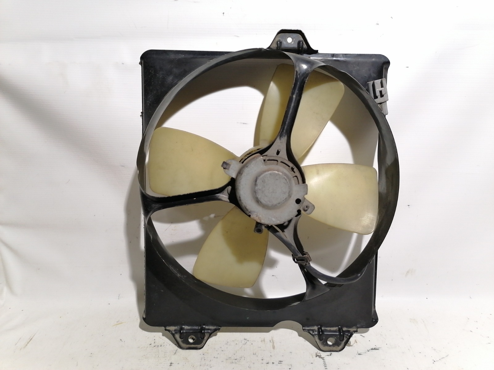 Вентилятор радиатора кондиционера Toyota Caldina ST190 3SFE 1992 правый