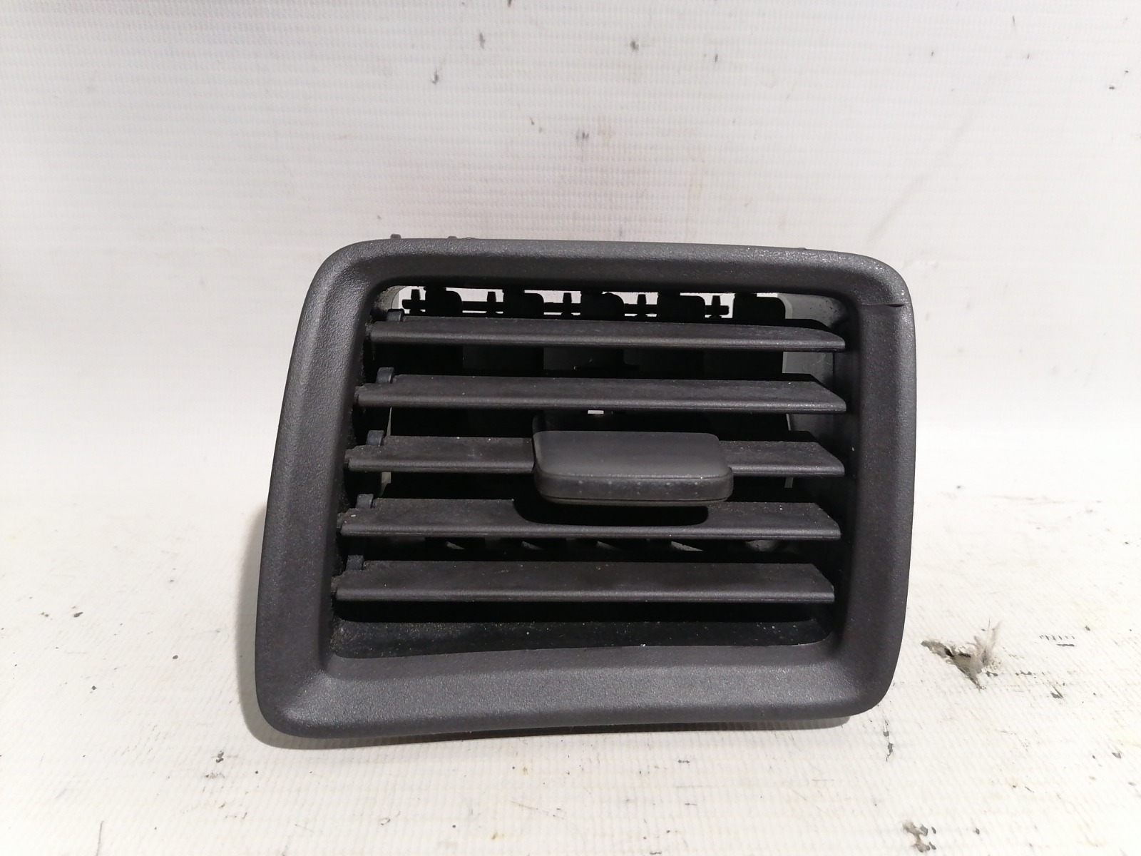 Решетка вентиляционная Honda Civic FD1 R18A1 2006 передняя правая (б/у)