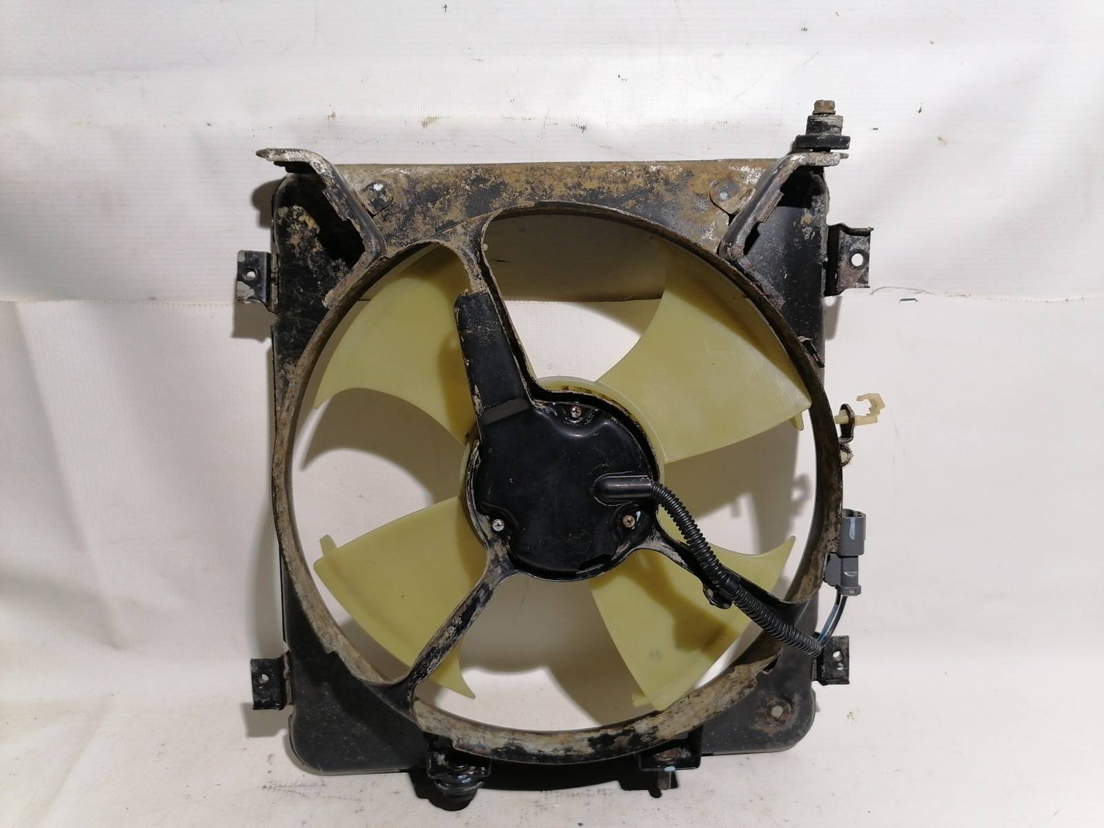 Вентилятор радиатора кондиционера Honda Domani MB4 D16A 2000