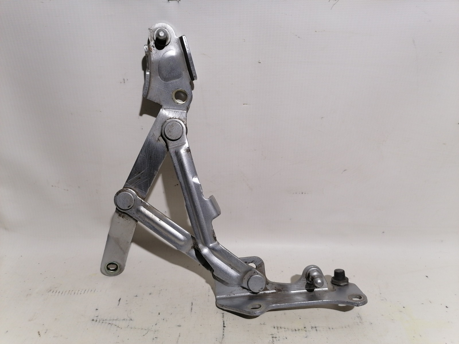 Крепление крышки багажника Mitsubishi Lancer CY3A 4B10 2008 левое (б/у)