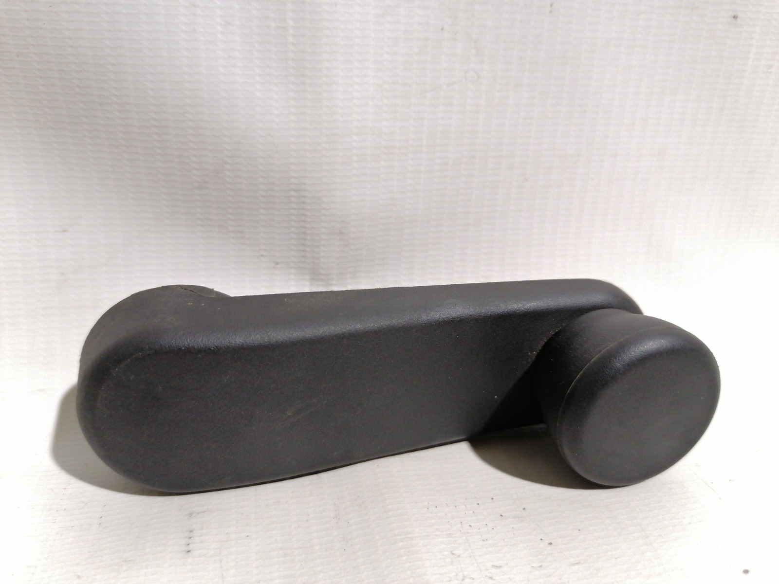 Ручка стеклоподъемника Chevrolet Cruze J300 F16D3 2012 (б/у)