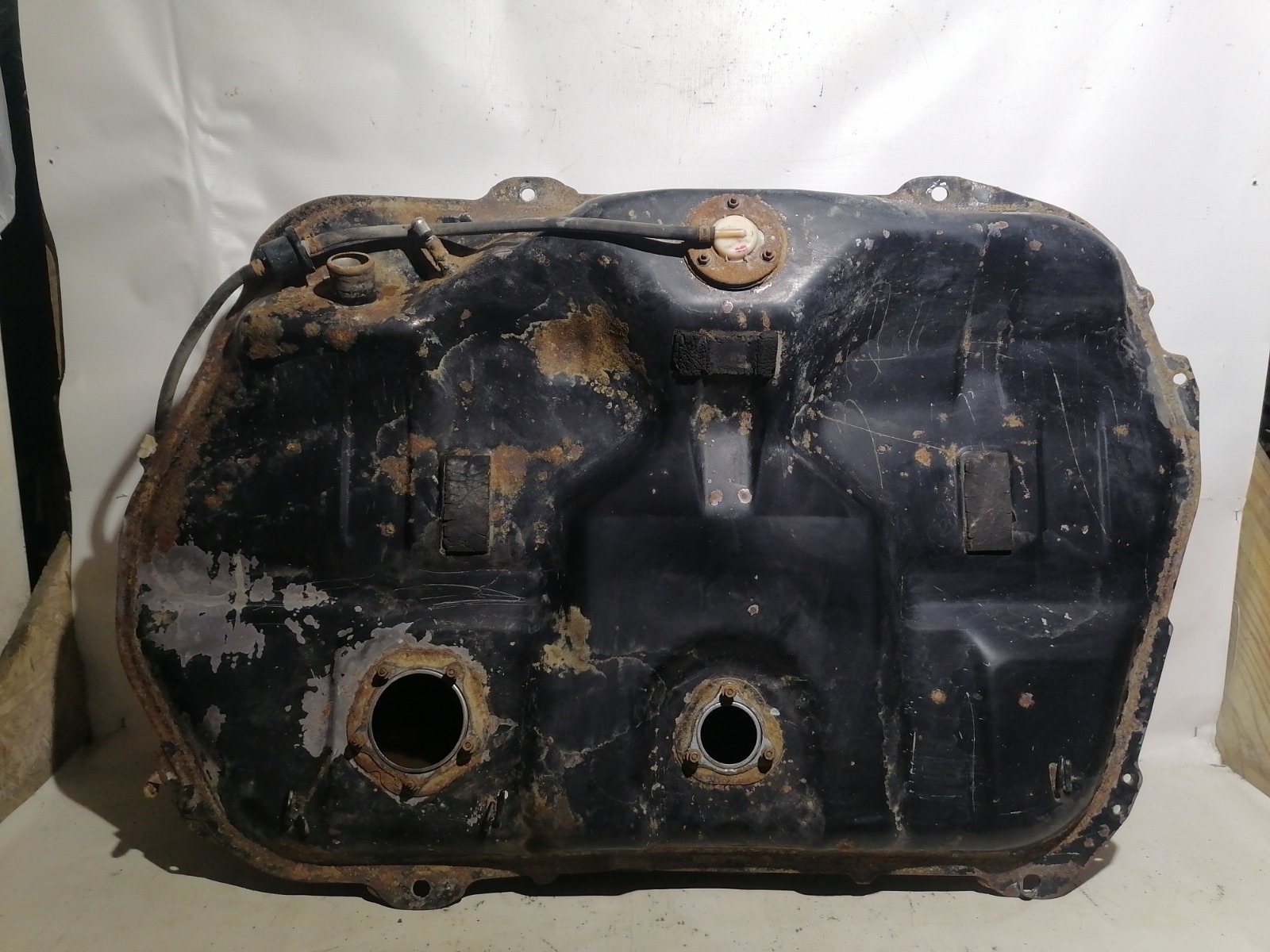 Бак топливный Mitsubishi Mirage CK2A 4G15 2000 (б/у)