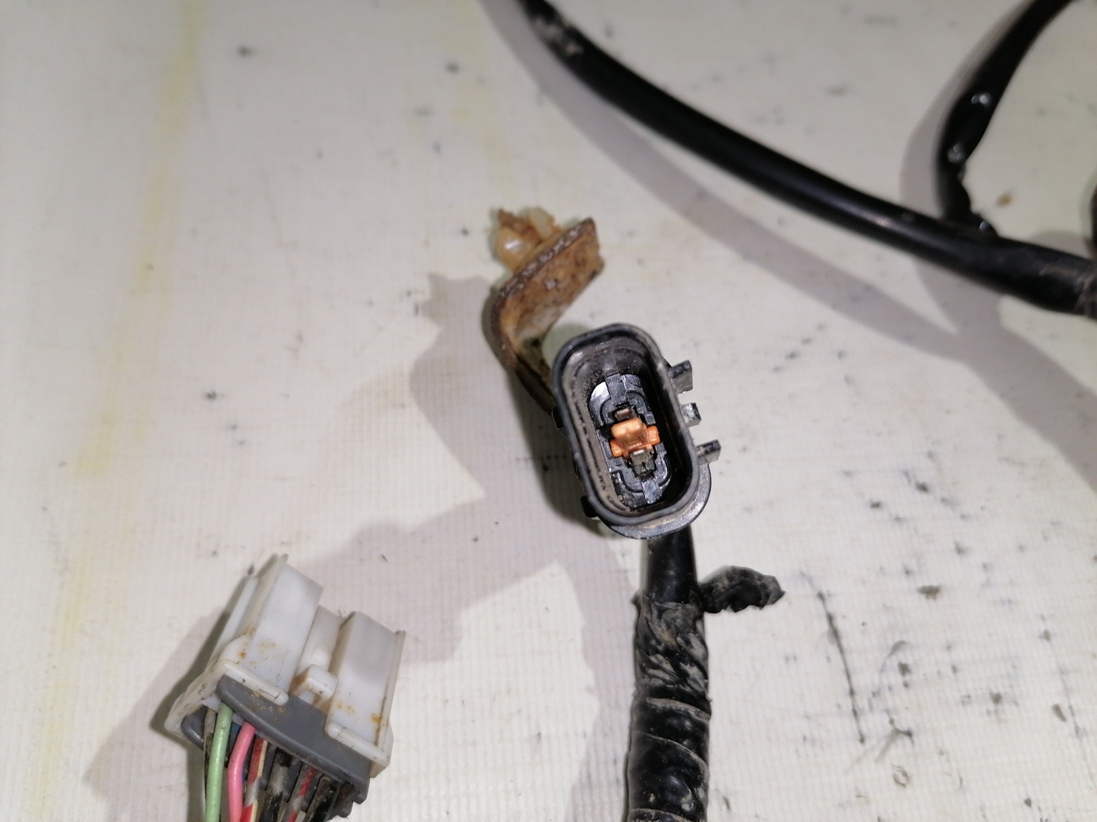 Проводка (коса)Топливного Насоса Mitsubishi Mirage CK2A 4G15 2000 (б/у) Проводка (коса)Топливного Насоса Mitsubishi Mirage CK2A 4G15 2000 (б/у)