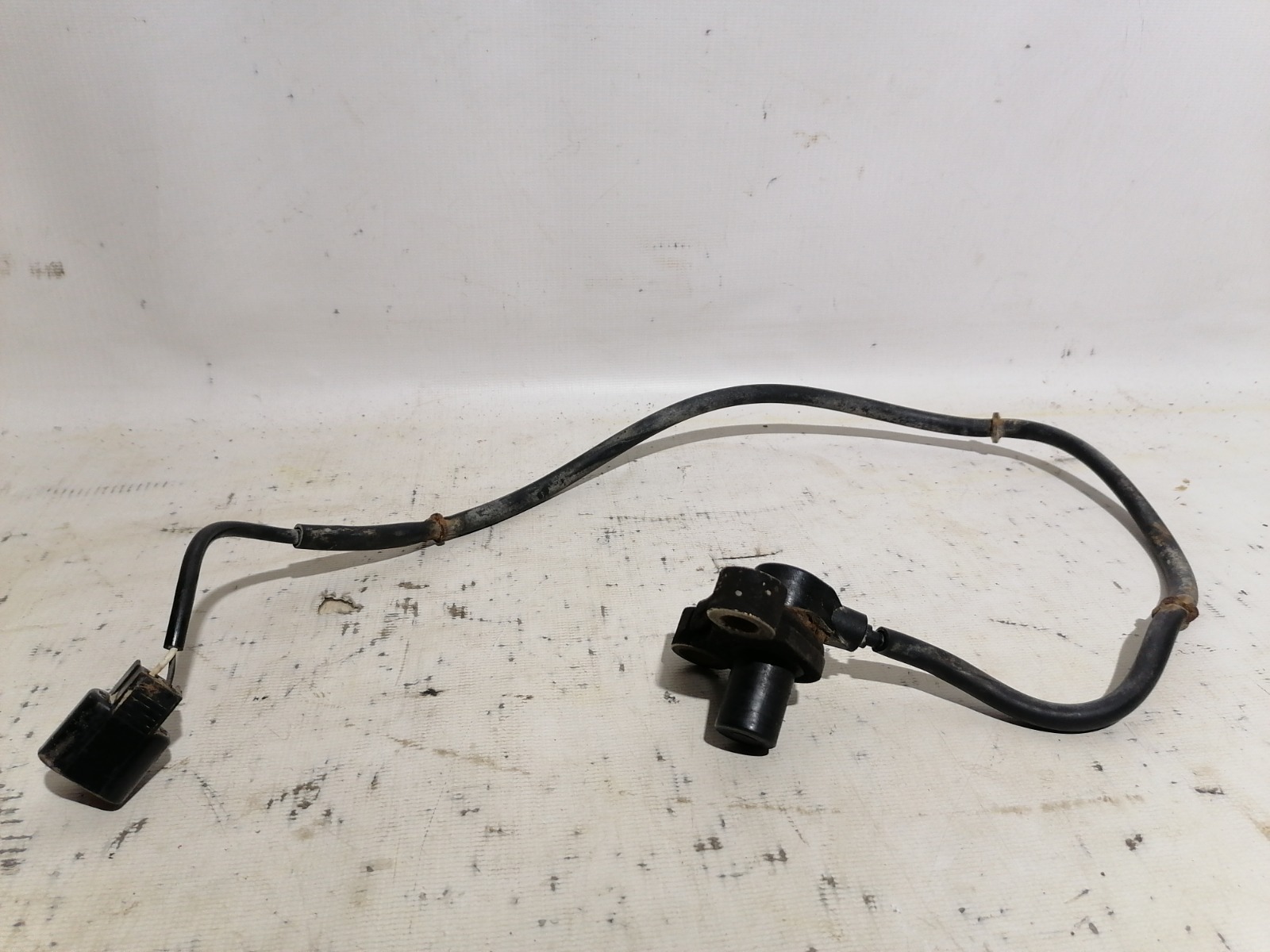 Датчик abs Mitsubishi Mirage CK2A 4G15 2000 задний