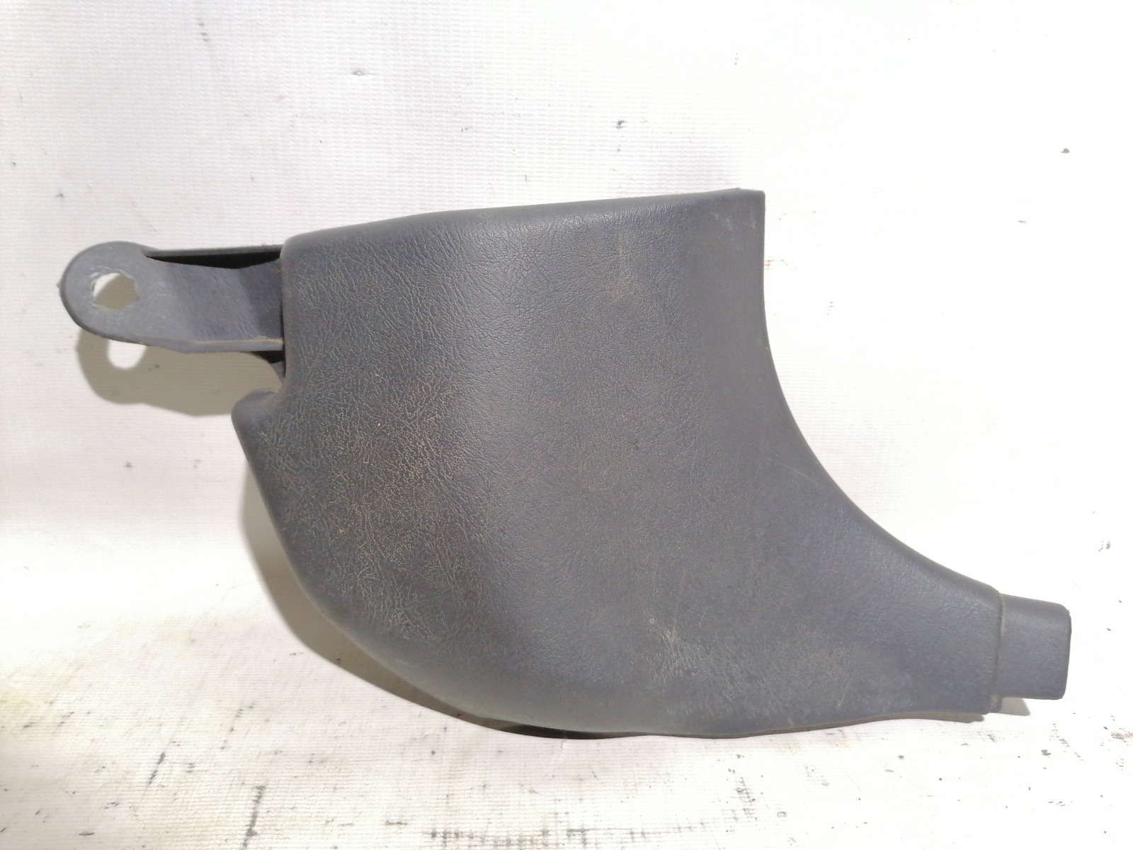 Обшивка, панель салона Mitsubishi Mirage CK2A 4G15 2000 передний правый (б/у)