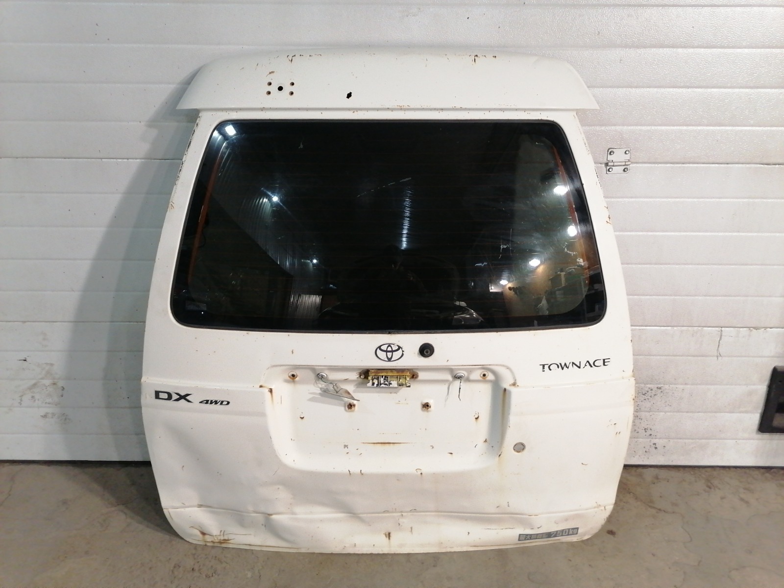 Дверь багажника Toyota Lite Ace Noah CR52 3SFE 2000