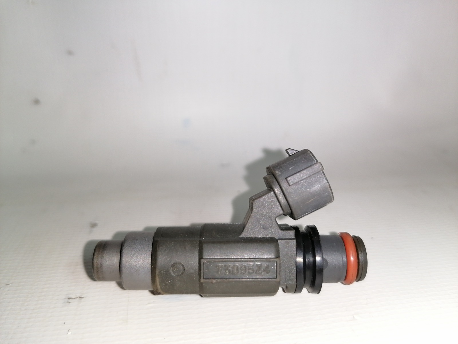 Форсунка топливная Mitsubishi Lancer CM2A 4G15 1999 (б/у)