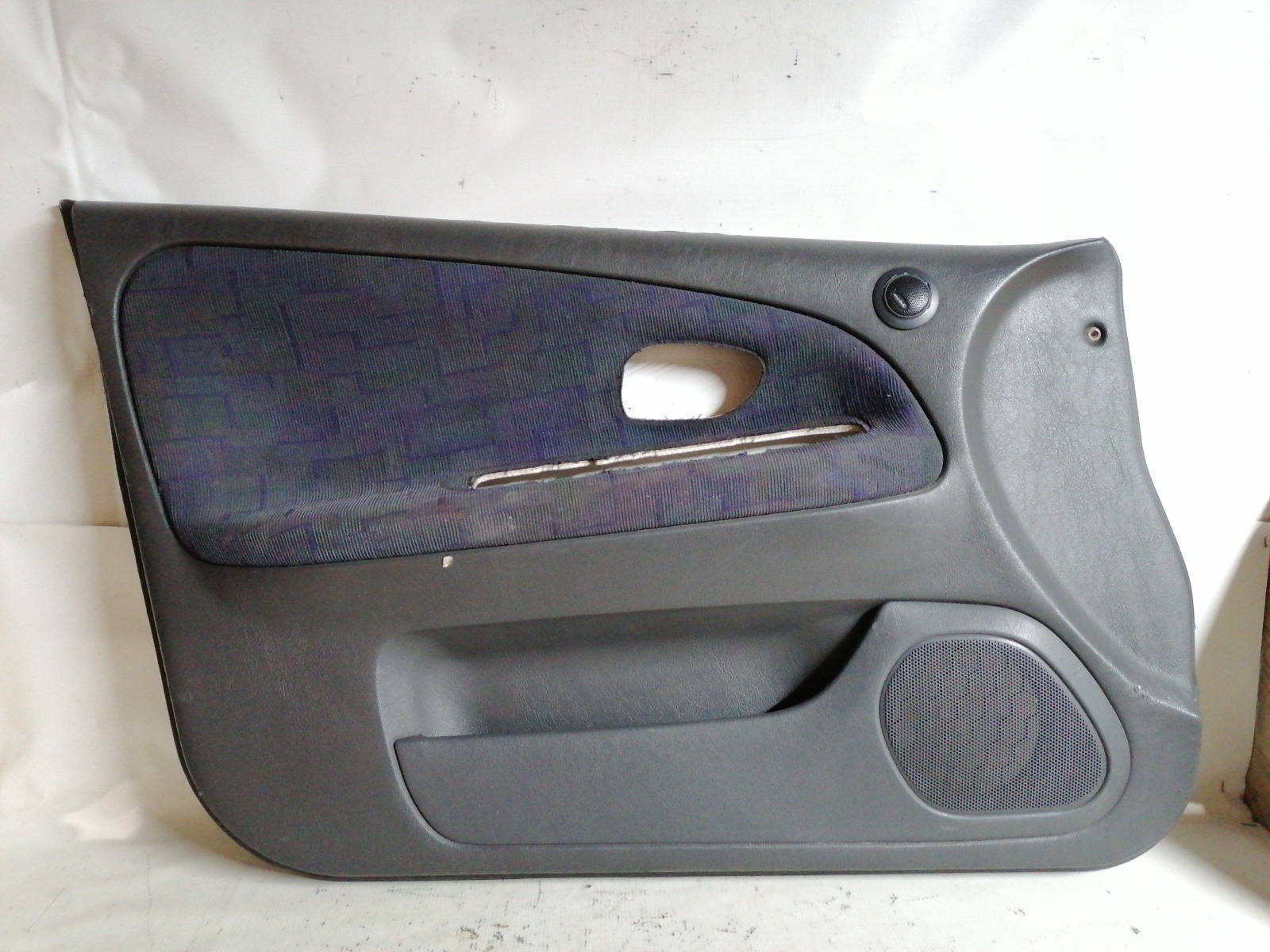 Обшивка двери Mitsubishi Lancer CM2A 4G15 1999 передняя левая (б/у)