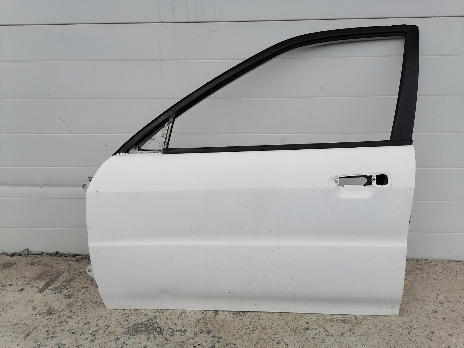Дверь Mitsubishi Lancer CM2A 4G15 1999 передняя левая (б/у)