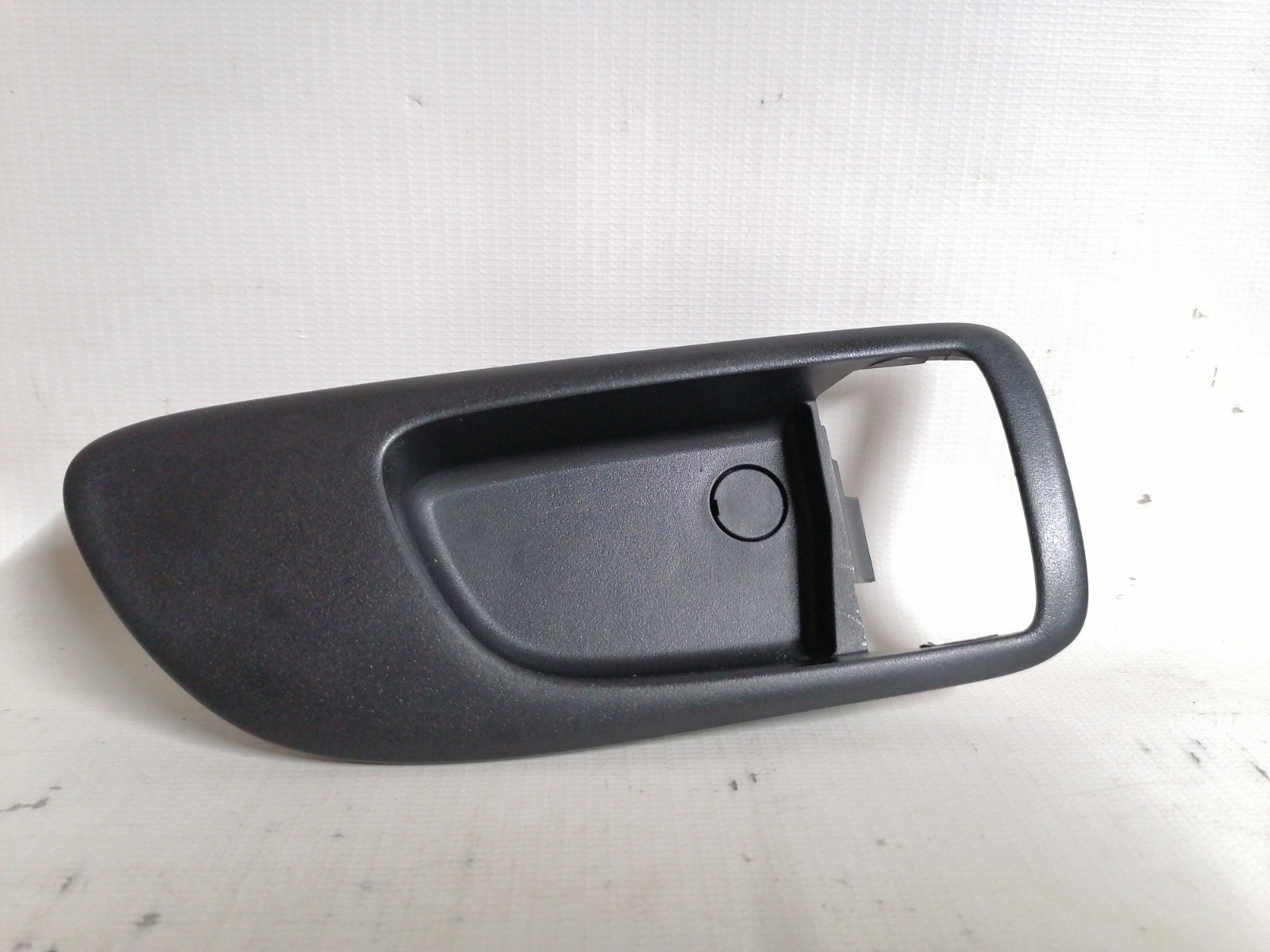 Накладка на ручку двери внутренняя Mazda Axela BK5P LFVE 2003 передняя правая (б/у)