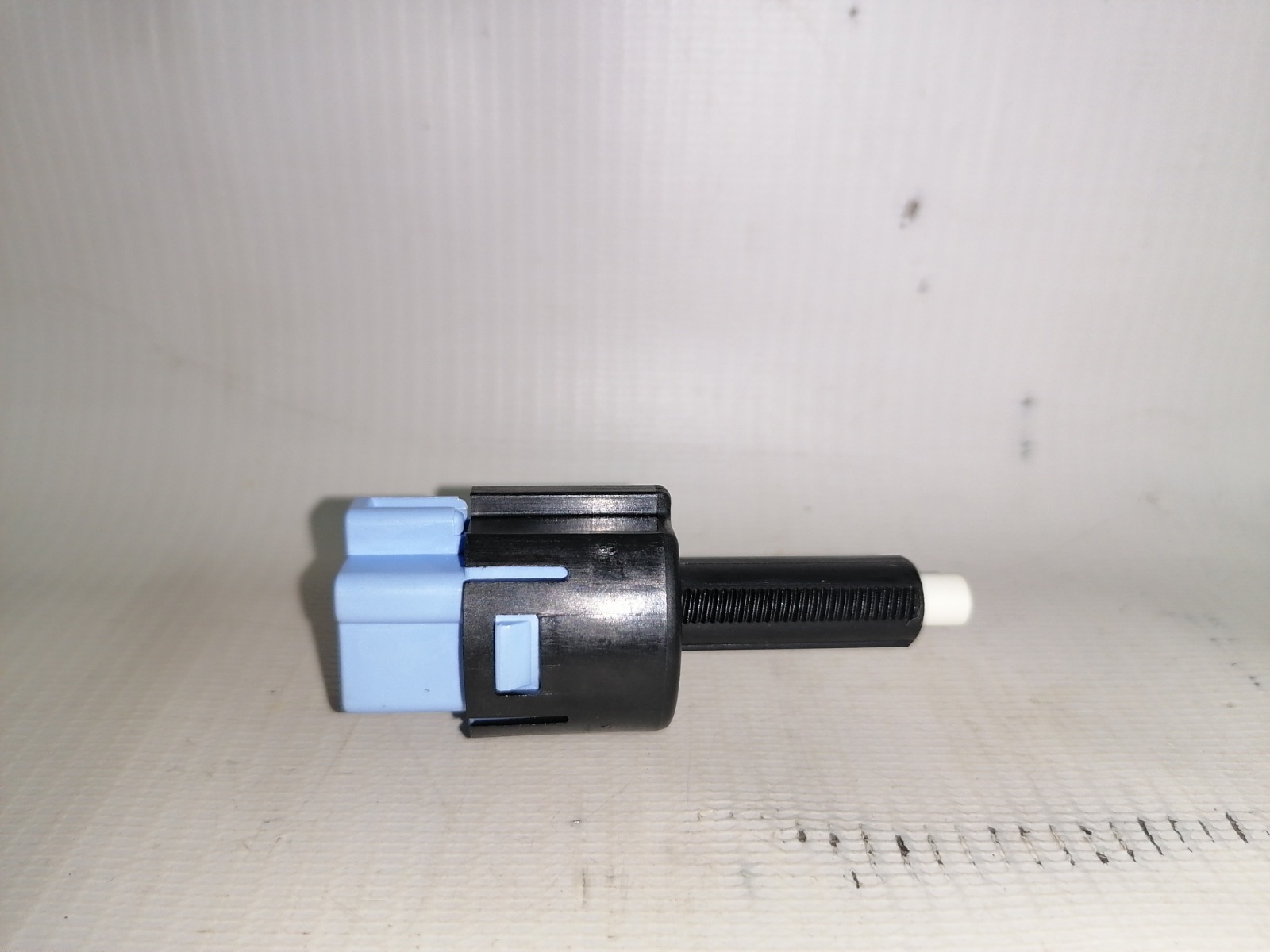 Концевик под педаль тормоза Mitsubishi Lancer CY3A 4B10 2008