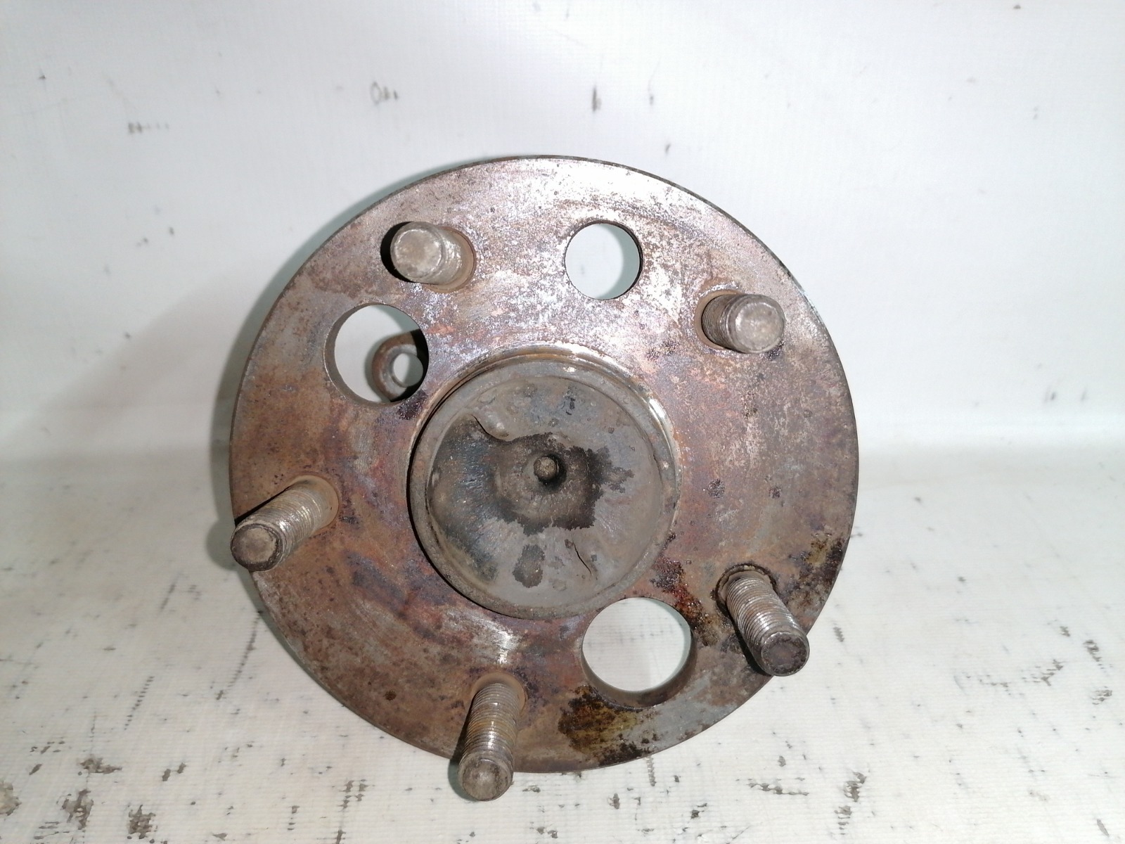 Ступица Toyota Camry SV40 4SFE 1997 задняя (б/у)