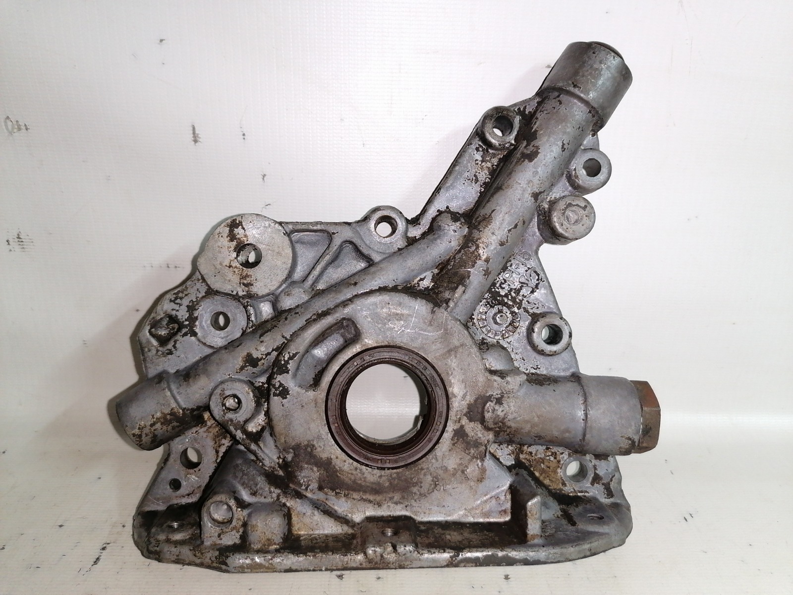 Насос масляный Daewoo Nexia KLETN A15MF 2004 (б/у) Насос масляный Daewoo Nexia KLETN A15MF 2004 (б/у)