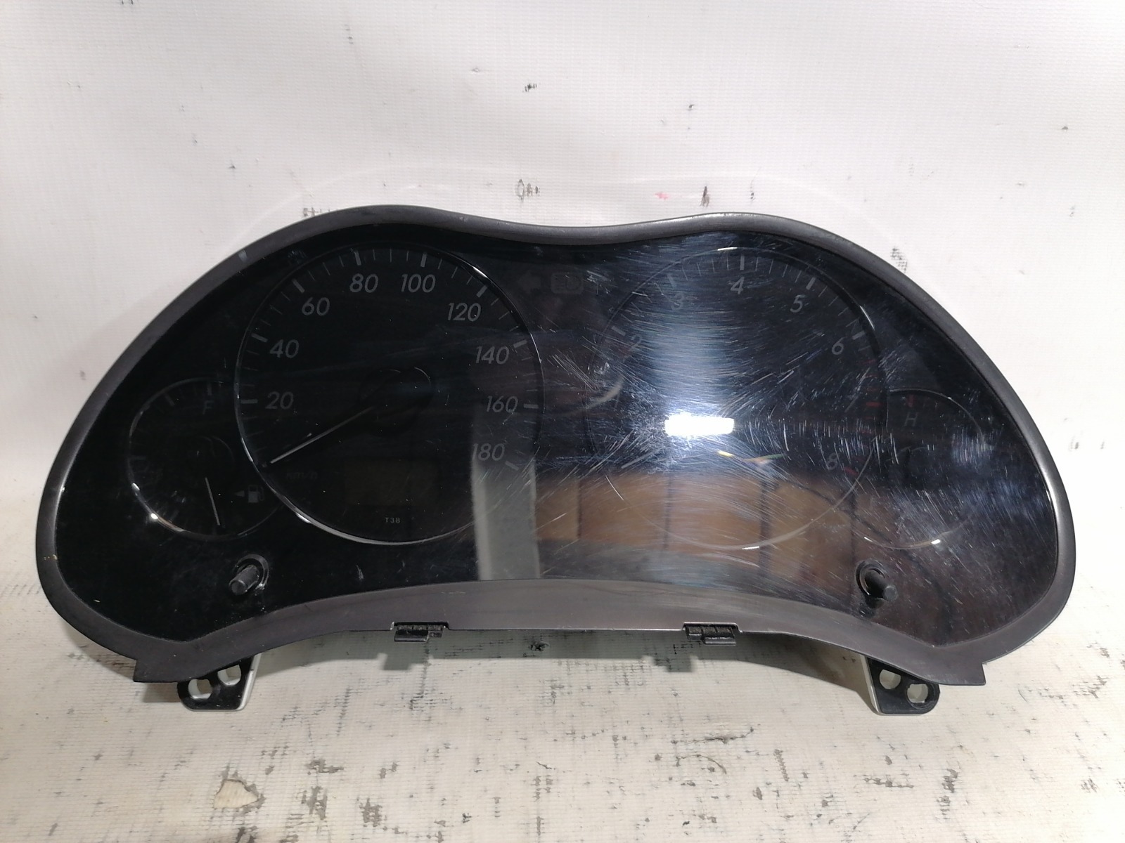 Панель приборов Toyota Avensis AZT250 1AZFE 2003 (б/у)