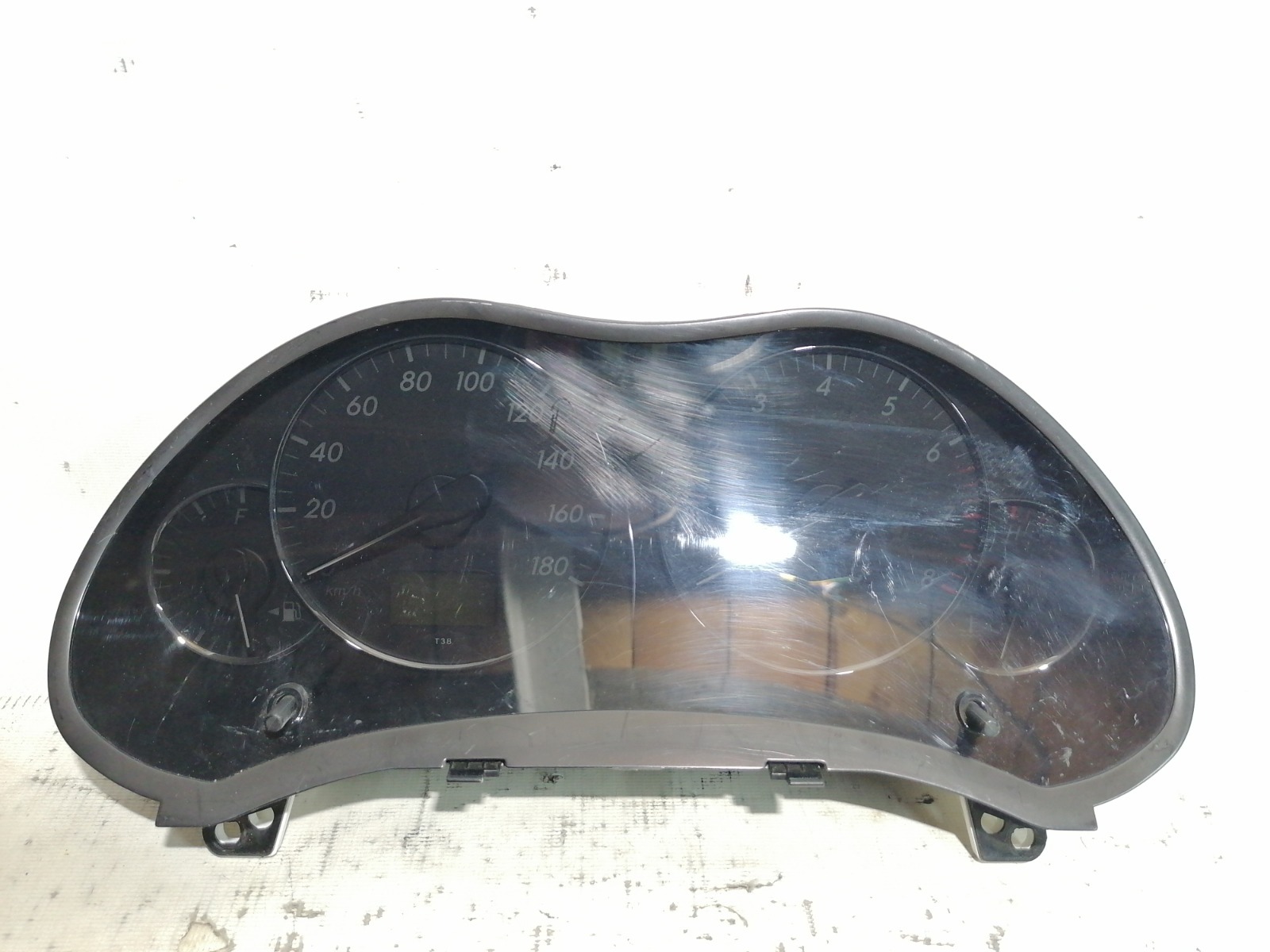 Панель приборов Toyota Avensis AZT250 1AZFE 2005 (б/у)