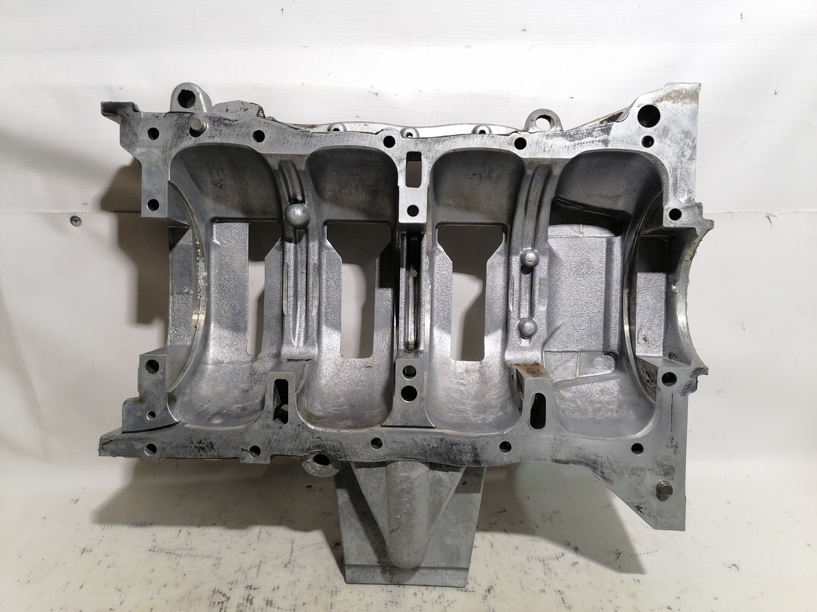 Поддон двигателя Mitsubishi Outlander CW5W 4B12 2009 (б/у)