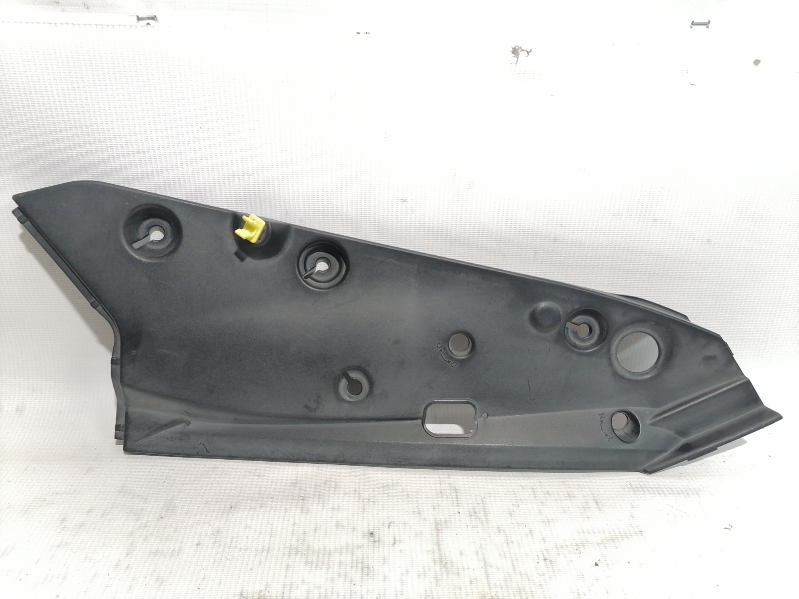 Защита радиатора Suzuki Kizashi RE91S J24B 2010 левая (б/у)