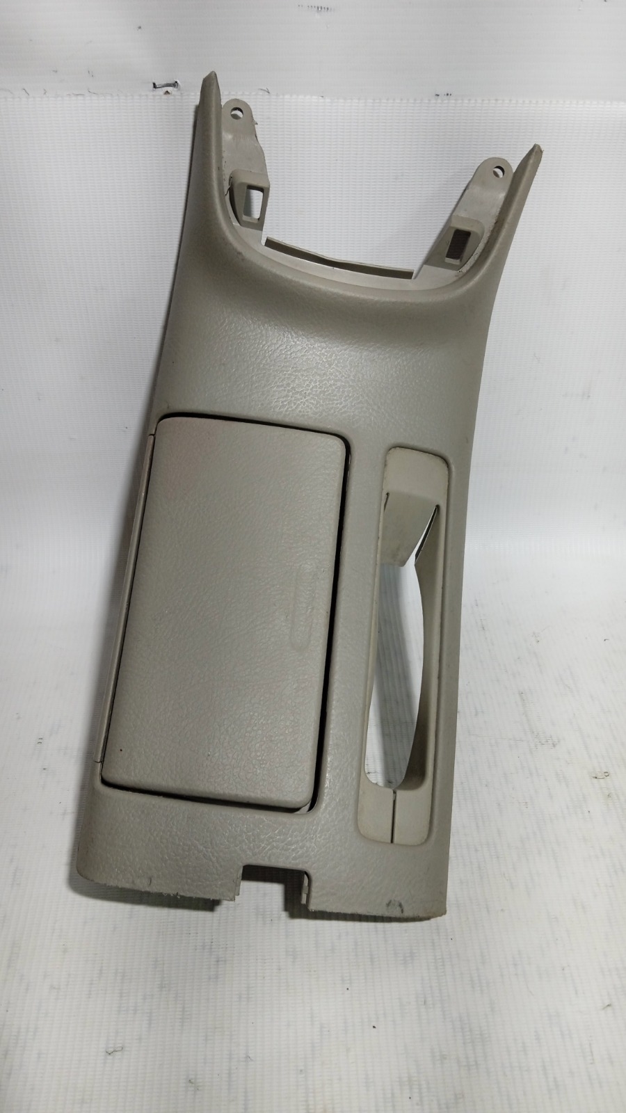 Накладка консоли КПП Toyota Avensis AZT250 2AZFSE 2003 (б/у)
