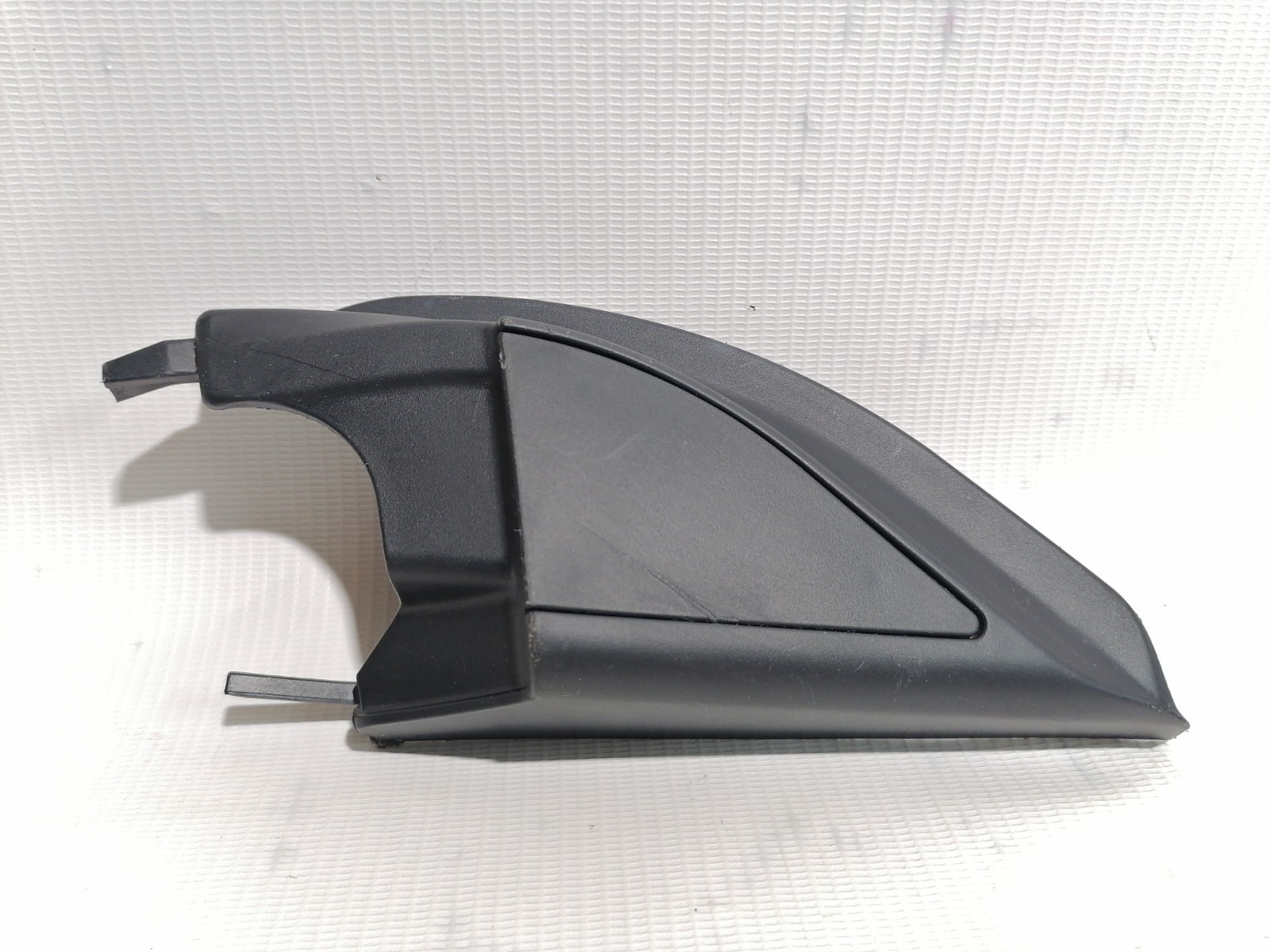 Уголок двери Mitsubishi Lancer CS2A 4G15 2000 передний правый (б/у)