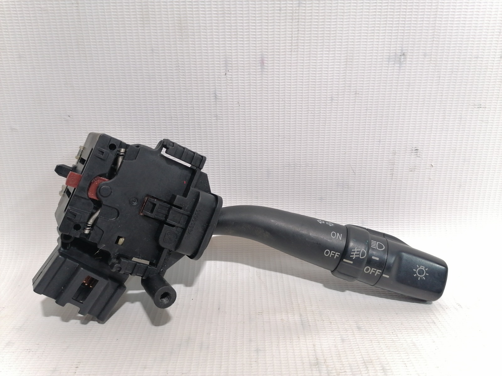 Переключатель поворотов Toyota Avensis AZT250 2AZFSE 2003 (б/у)