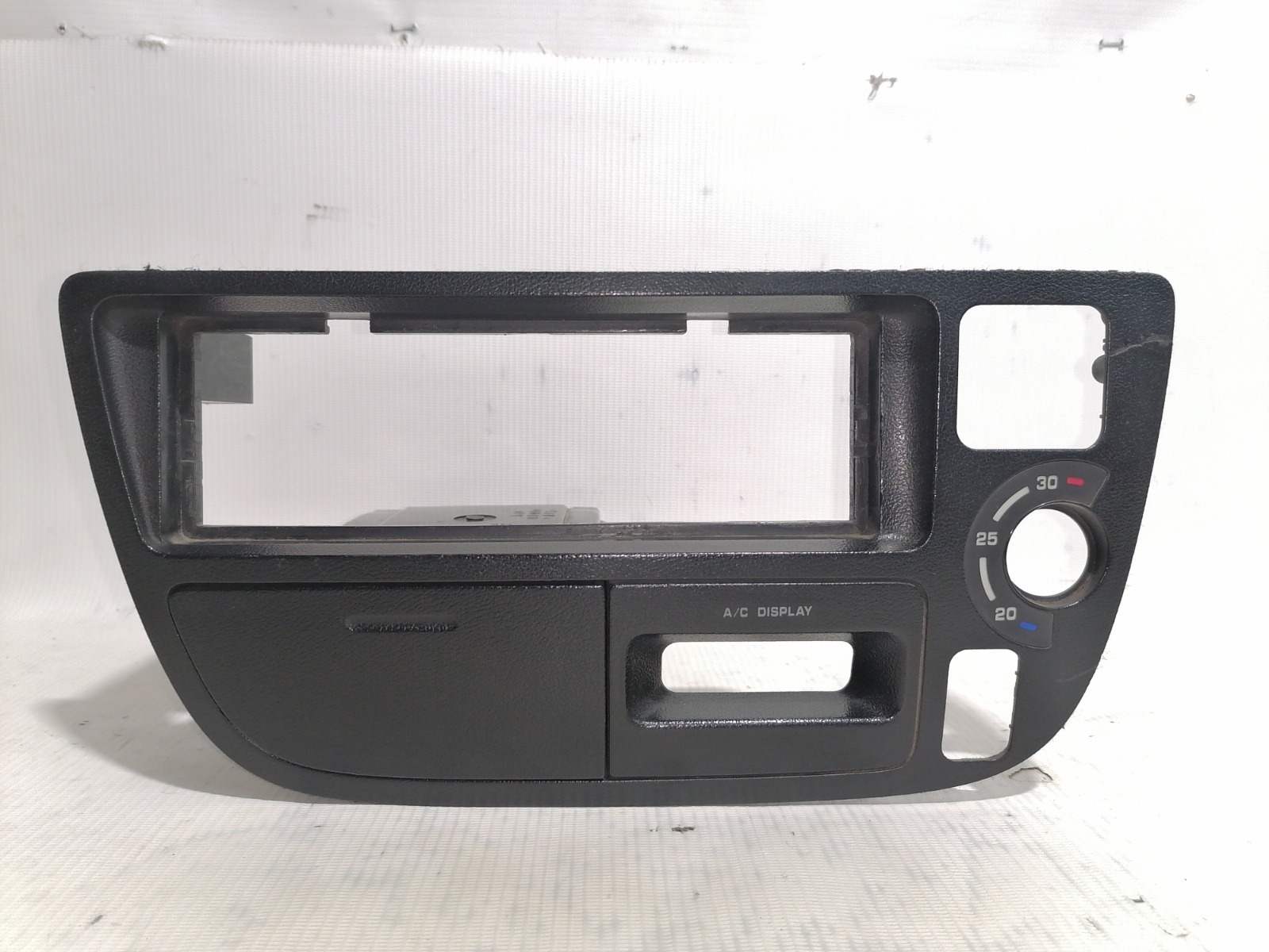 Рамка магнитолы Honda Domani MB4 D16A 1997 (б/у)