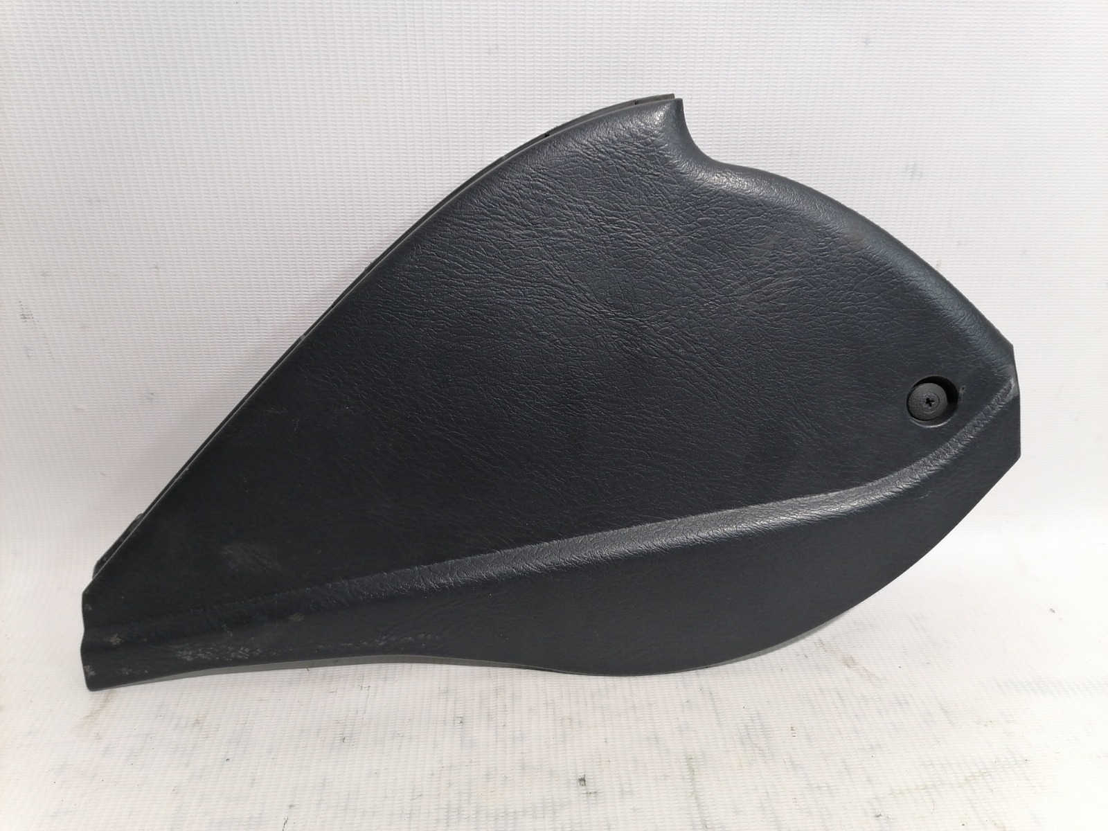 Накладка на торпедо Honda Domani MB4 D16A 1997 правая (б/у)