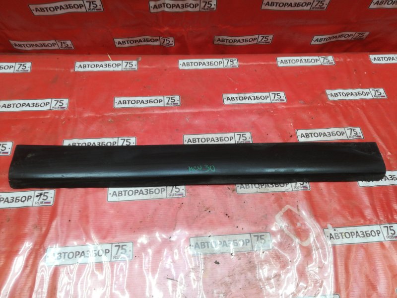 Молдинг на дверь задний правый MITSUBISHI DIAMANTE 1990 F31A 6G73 Mr169432 Б/У