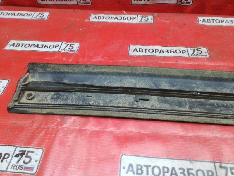 Молдинг на дверь задний правый DIAMANTE 1990 F31A 6G73
